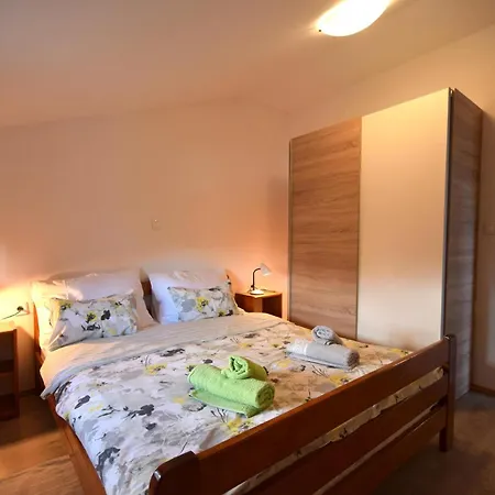 Apartments Cindric Malinska Extérieur photo