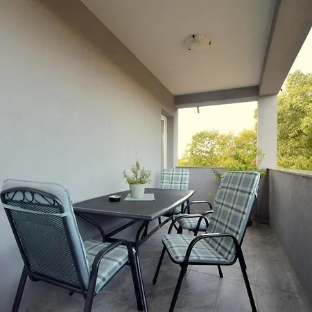 Apartments Cindric Malinska Extérieur photo